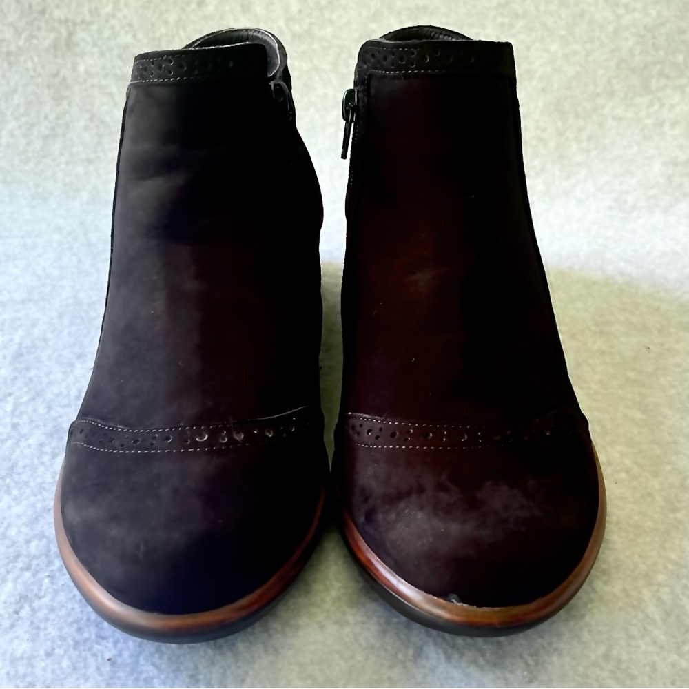 Naot Black Nubuck Brogue Ankle Boots EU 42 Comfort Side Zip Leather unworn